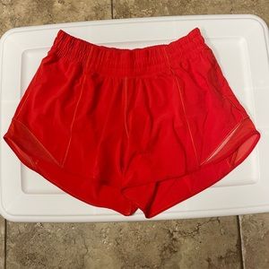 Lululemon Hotty Hot Shorts Size 6, Low Rise, 4 Inch